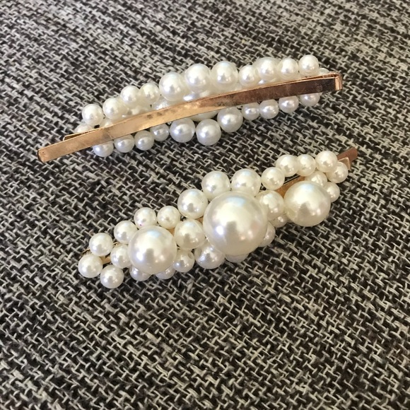 Pair of Hair Barrettes Pearls - Picture 2 of 5